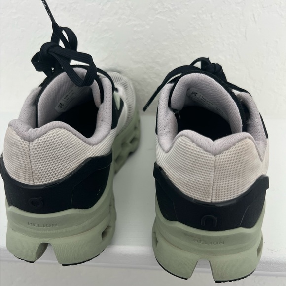 On cloud cloudstratus shoes - Picture 5 of 5